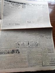 Cumhuriyet Gazetesi - 12 Nisan 1951 - İki Tez Çarpıştı Yazan Nadir Nadi Köşe Yazısı - Truman General MacArthur'u Değiştirdi - Cumhuriyetçiler Truman'ın Divanı Aliye Verilmesinin İstediler - Fuat Güzaltan İntihar Mı Etti Öldürüldü Mü - Emirgan'da İki Kişi Kudurdu - Maliye Bakanı Hasan Polatkan'ın Demeci - Komünistlikle Suçu İle Yeni Tevkifler - Sanayi Kongresinde Neler Konuşulmalı Yazan Mazhar Kunt - General MacArthur'un Karakteri - İrticanın Kıpırdanışla Münasebetiyle Yobazların İstekleri Ve Türk Kadını Yazan Saliha Öncel - Saygon Geceleri Yazan Claude Farrere Yazı Dizisi - Atatürk'e Ait On Üç Senelik Bir Rapor - Forma Meselesi - Burhan Felek Köşe Yazısı - Dünkü Atletizm Seçme Müsabakaları - Vefa Fenerbahçe'den 1000 Lira Tazminat İstiyor - Kadın Gazeteci Lil'in Maceraları Çizgi Roman - Bu Hafta Yapılacak Maçların Hakemleri - Bulmaca - Gripin - Aga Radyo - Prestige Düdüklü Tencere - Siemens Elektrik Motorları