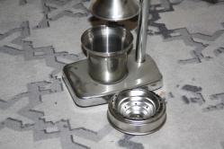 TAMAMI METAL Manuel Meyve Sıkacağı NARENCİYE SIKACAĞI   DETAYLAR RESIMLERDE        (DELİKLİ RAF