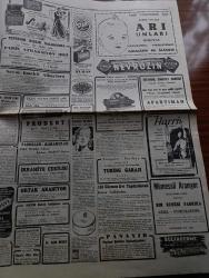 Cumhuriyet Gazetesi - 14 Ekim 1951 - Ortadoğu'da Kaynaşma Yazan Nadir Nadi Köşe Yazısı - Güzellik Kraliçesi Dün Gece Seçildi -  Günseli Başar Güzellik Kraliçesi Oldu - İffet Seçel İkinci Hilmiye Sülün Üçüncü Oldu - Dün Başbakan Adnan Menderes'in Başkanlığında İki Toplantı Yapıldı - Kore 3. Değiştirme Birliğimiz - Foto Güzeli Sabahat Tanık Seçildi -  Abidin Daver Kraliçeyi Jüri İle Halka Takdim Ediyor - Akdeniz Olimpiyatları - Mısır Ortadoğu Savunmasına İştirake Resmen Davet Edildi - Falih Rıfkı Atay Sohbetler - Galata Köprüsü Hasara Uğradı - Haftanın Şakaları Burhan Felek - Birleşik Amerika'nın İlk Atom Manevraları - Haşim İşcan Cenevre'ye Gidiyor - Fenerbahçe Beşiktaş Bugün Karşılaşıyorlar - Dolmabahçe Stadı - Kurtuluş Kulübünün Bayramı Geri Kaldı - Reşat Nuri Güntekin'in Dudaktan Kalbe Romanından Uyarlanan Film Zaferden Zafere Koşuyor - Mehmetçik Kore'de Filmi - Şen Kardeşler - Harris Boya Fırçası - Güzellik Müsabakasından İntibalar - Vefa Bozası Çıktı -