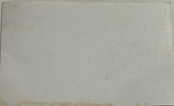 Evde aralarına küçük çocuklarını alıp gülümseyerek poz veren anne-baba'nın fotoğrafı.ORİJİNAL SİYAH & BEYAZ 14x 9cm EBADINDA - 1940'LAR, 1950'LER, 1960'LAR ve 1970'LER