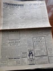 Cumhuriyet Gazetesi - 17 Aralık 1955 - Mecliste Program Müzakeresi 9 Saat Sürdü - Meclis Kabineye 58 Muhalife Karşı 398 Oyla İtimat Beyan Etti - Cumhuriyetçi Millet Partisi Adına Osman Bölükbaşının Sözleri - 19'lar Namına Tenkidler - İsmet İnönü Başbakan Adnan Menderes'i İtham Ediyor Fotoğraf - Telefon Numaraları Bu Gece 6 Rakamlı Oluyor - Kırlangıç Yuvası Yazan Taylor Caldwell Yazı Dizisi - Demir Perde Arkasında Bir Türk Şairi Yazan Behçet Kemal Çağlar - Avrupa'da Yılın En Heyecanlı Hadisesi - Afgan Kralı Dün Sovyet İdarecileriyle Görüştü - Burhan Felek Köşe Yazısı - Resimli Romanımız Komiserin Hatası Yazan Georges Simenon - Milyonerler Tarafından Kurulmuş Olan Kabine - Başkalarının Dinleyemeyeceği Telefon Mükamelesi Kalmadı - Portekiz Milli Futbol Takımı Dün Gece Uçakla Geldi - Yaşar Doğu İsveç'te Kalp Krizi Geçirdi - Bugün Şeref Stadında Galatasaray Yeşildirek Beşiktaş Taksim Karşılaşıyor