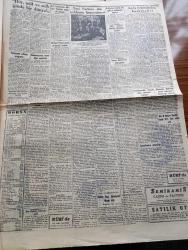 Cumhuriyet Gazetesi - 23 Aralık 1955 - Hürriyet Partisi Açıldı Çalışmaya Başladı - Fevzi Lütfi Karaosmanoğlu Parti Genel Başkanı Oldu - Demokrat Parti Teşkilatında Hürriyet Partisine Meyleden Bölgeler - Yeni Parti'nin Dün Açıklanan Beyannamesi - İsmet İnönü Fevzi Lütfi Karaosmanoğlu Ve Hüseyin Balık Neler Konuştular - Hürriyet Partisi Umumi Merkezine Dün Sabah Parti Levhası Asılırken Fotoğraf - Türk Milli Futbol Takımı Dün Paris'e Gitti - Horoz Dövüşü Merakı - Kırlangıç Yuvası Yazan Taylor Caldwell Yazı Dizisi - Bay Menderes Bay İnönü Yazan Va Nü - Raman Ve Garzan Petrolleri - Mevlanakapı Yetiştirme Yurdu Islah Ediliyor -  Resimli Romanımız Komiserin Hatası Yazan Georges Simenon - Binaları İstenilen Yere Nakleden Dev Makineler - Atom Bombasının 10. Yıldönümü - Türk Ticaret Bankası - Fenerbahçe İle Galatasaray Yarın Karşılaşıyor