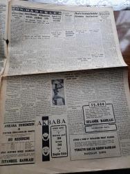 Cumhuriyet Gazetesi - 29 Aralık 1955 - Bu Çark Nasıl Döner Yazan Nadir Nadi Köşe Yazısı - Hürriyet Partisi İle Demokrat Parti Arasında İlk Savaş İstanbul'da Olacak - Celal Bayar Erzurum'a Gitti - Demokrat Parti Haysiyet Divanı Bugün Yeniden Üç Mebus Salahattin Toker Ali Muzaffer Tanöver Ve Hüseyin Balık İçin Karar Verecek - Milli Futbol Takımımız Paris'ten Döndü - Devlet Hastanelerinin Durumu İnceleniyor - NATO'dan Yükselen İkaz Sesleri Yazan Aydemir Balkan - Kırlangıç Yuvası Yazan Taylor Caldwell Yazı Dizisi - Amerika'nın Almanya'ya Askeri Yardımı Arttı - Özbekistan Başvekili Nureddin Muhittinof Azledildi - Resimli Romanımız Çalınan Tabanca Yazan George Simenon - Pakistan Kurucusu Mohammed Ali Cinnah Doğum Yıldönümü Münasebetiyle Yazan Zafer Hasan Ayberk - Opon Ağrı Kesici - Galatasaray Dostluk Kupasını Kazandı - Galatasaray Kulübü Başkanı Refik Selimoğlu İstifasını Geri Aldı