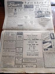 Cumhuriyet Gazetesi - 14 Ocak 1956 - Nasıl Etsek Yazan Nadir Nadi Köşe Yazısı - Millet Meclisinde Dünkü Fırtınalı Toplantı - 6 7 Eylül Hadiseleri Dolayısıyla Başbakan Adnan Menderes Hakkında Meclis Tahkikatı Açılmasını İsteyen Takrir Büyük Gürültüler İçinde Görüşüldü ve Neticede Reddedildi - Demokrat Parti Ve Hürriyet Partisi Liderleri Dün İlk Defa Çatıştılar - Modern Bir Dökümhane Kuruluyor - Amerika'da Hiç Bir Resmi Okulda Din Dersi Yok - Kırlangıç Yuvası Yazan Taylor Caldwell Yazı Dizisi - İtalyan Filarmoni Orkestrası Dün Geldi - Suriye İle Lübnan Anlaşma Yapıyorlar - Divan Oteli Bu Gece Açılıyor - Japonya'dan Gelen Milyoner Türk Feyzurahman Gizatullis Gözyaşı Döktü - Resimli Romanımız Çalınan Tabanca Yazan George Simenon - Piyanist Fezal Üstar'ın Dün Akşamki Konseri - Yalçın Granit Dönüyor - Yugoslav Radniçki Bugün Adalet İle Karşılaşıyor - Beşiktaş Ve Fenerbahçe Gittiler - Beşiktaş Kız Basketbol Takımı Kurdu - Alman Basını Fenerbahçeli Feridun Buğeker'i Övüyor -Balkan Kros Parkuru