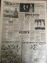 YENİ SABAH GAZETESİ 23 MAYIS 1960 YIL :23 SAYI :7615---Ankara da muhaberata sansür konuldu --Üniversite ve Yüksek Okullar Kapalı Kalacak --Gecekondular mezar sökmekten çekinmiyor --Nehru Herkes  sulhten  bahsediyor  fakat bu sulhu getirmiyor dedi --U-2 Uçak hadisesi için D.Partili liderler de Eisenhower i tutuyor --Bir ırz düşmanı taşlı tarlada linç ediyordu ---Yangında kızın babası da  hastanede öldü --İbrahim Çallı  dün vefat etti ---Çamur ve toz :Siyavuşgil --Trenle gönderilen çorap paketi içinden 60 gram morfin çıktı ---İstanbul Rehberi ---Grizu infilaklarını 6 saat önceden bildiren cihaz --Yüz binlerce ,İstanbullu dün mesirelere akın etti ---Dünyanın her tarafında sevilen pratik devlet adamı :Nehru ---Fenerbahçe ,ezici bir oyun sonunda Beşiktaş ı dün 2-0 mağlup etti ---Ordu Takımımız Belçika ya 1-0 yenildi ve ikinci oldu ---Adalet Baraja Düştü ---Sabrı tükenen kaleci Seyfi forvetin  yapamadığını yaptı --Sofya da Çetin iki metre ile birinci --Milliyet çıkmağa başladı --