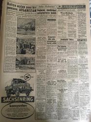 YENİ SABAH GAZETESİ 24 MAYIS 1960 YIL :23 SAYI :7616--Meclis de dünkü  gündem dışı konuşmaların neşri yasak --Javaharlal Nehru bugün şehrimizden ayrılıyor --Askeri Sağlık Şürası Toplandı --Amerikan Kolejinin yüksek kısmı  faaliyetten men edildi --3 Çocuk çaldıkları 21 lirayı barlarda yemişler ---İbrahim Çallı dün toprağa verildi --Karısını av tüfeği ile vurdu --Maden ocağında infilak :54 kişi öldü --Bir baba ile dertleşme :Siyavuşgil --İstanbul Rehberi ---Amerika ,22 bin metre irtifadaki bir hedefi düşürebilecek füzelere  sahip ---Kamyonlu hırsız şebekesi --Boğularak üç kişi öldü ---Profesör Lovell kainatın esrarını çözmeğe çalışıyor ---Sophia Loren erkeklerden nefret ettiğini  itiraf etti --Batıya açılan yeni bir pencere :Afganistan --Roma Olimpiyatlarına 250 Güreşçi Katılacak --Baraj maçları fikstürü dün tespit ve ilan edildi --Spor-Toto gelecek  hafta da devam edecek --Fahir 400 Engelinde Göğüs Farkıyla İkinci --Basketbol Milli Takım İlan Edildi --Öküzlere kızıp intihar etti ---