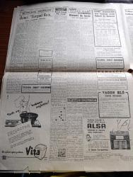 Cumhuriyet Gazetesi - 31 Ekim 1958 - Acaba Ne Diyecek Yazan Nadir Nadi Köşe Yazısı - Büyük Millet Meclisi Yarın Çalışmalarına Başlıyor - İsmet İnönü'ye Dün Ankara'da Tezahürat Yapıldı - Akis Başyazarı Metin Toker 65 lik Hasta Babasına Veda Etti - İstanbul Üniversitesi Yarın Açılıyor  - Doktor Jivago Kitabı İsveç'te Kapışıldı - Yeni Papa 13 Pius Çok İyi Türkçe Konuşuyor - Basın İçin af Kanunu Yok - Doktor Jivago Yazan Boris Pasternak Yazı Dizisi - Ne Ekersen Yazan Ömer Sakıp Yazı Dizisi - Profesör Nümbüs'ün Maceraları Çizgi Roman - Cumhuriyet Bayramı Pulları - Denizcilik Bahisleri Yazan Cemaleddin Saraçoğlu - 1958 1959 Yunus Nadi Armağanı Röportaj Müsabakası Bizimki De Böyle Yazan Halil İbrahim Çapan - Dünyada 1 Yılda Kumar İçin 23 Milyar Dolar Sarfediliyor - Arap İsrail Çatışması İhtimalleri - Galatasaray Spartak'ı 2 1 Yenip Şampiyon Oldu - Milli Maçta Kalemizi Turgay Şeren Koruyacak - Gönül Yazar Şark Gazinosunda - Ezzard Charles Nakavt Oldu