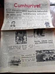 Cumhuriyet Gazetesi - 7 Eylül 1959 - Ankara Radyosu Müdürlüğüne Bir Cevap Yazan Nadir Nadi Köşe Yazısı - Demokrat Parti Milletvekili Fahri Ağaoğlu'nun Anayasanın Tadiline Dair Teklifinin Esasları -  Bir Demokrat Parti Kongresinde Hadi Hüsman Tevfik İleri'den Bir Talepte Bulundu - OECE Heyetinin Ankara'daki Tetkiklerinin Neticeleri - Kıbrıs'ta Son 24 Saatte 2 Türk Daha Katledildi - Fatin Rüştü Zorlu Paris'ten Döndü - Tarihi Ertuğrul Yatı Kilosu 13 Kuruştan Hurdacıya Satıldı - Galatasaray Umumi Kaptanı Kadri Dağ'dan Futbol Seyircilerine Ders -  Ortadirek Yazan Yaşar Kemal Yazı Dizisi - Kardeş Kavgası Yazan Hamdi Varoğlu - Sovyet Şefi Hrutçef'in Amerika Programı Açıklandı - Fransız Edebiyat Mükafatını Kazanan Şair Saint John Perse - Resimli Roman Azrail Der Ki Yazan Suat Taşer Resimleyen Hüseyin Mumcu - Koruyucu Melekler Çizgi Roman - Bay Oscar Karikatür - Profesör Nimbüs'ün Maceraları Çizgi Roman - Galatasaray Feriköy'ü Dünkü Maçta 3 0 Yendi - KYK İstanbul Yelken Şampiyonluğunu Kazandı