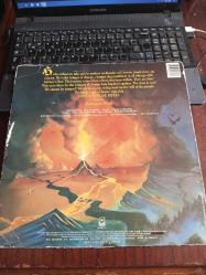 Çok nadir Manowar Fighting The World LP  ilk metal LP  kondisyon 10/8  plak kabı 10/6