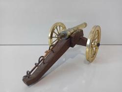 VİNTAGE AVRUPA ÜRETİMİ BİRE BİR KÜÇÜLTÜLEREK YAPILMIŞ FAAL TOP ARABASI 19 cm X 7,5 cm ÖLÇÜLERİNDE ( Antep ürünleriyle karıştırmayın, kıyaslamayın lütfen).
