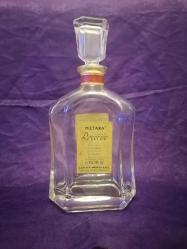 koleksiyonluk boş içki şişesi