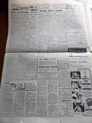 Cumhuriyet Gazetesi - 19 Ocak 1960 - Bir Terim Ve Anlamı Yazan Nadir Nadi Köşe Yazısı - Büyük Millet Meclisi Fırtınalı Bir Celse Daha Celse Daha Akdetti - Demokrat Partili Hüseyin Fırat Seçimlerden 2 Gün Sonra Mersin'de İşlenen Cinayetle Alakası Bulunmadığını Söyledi - Kıbrıs'ta Cumhuriyetin İlanı Bir Ay Geri Kaldı - Otomobil Fiyatları Düşüyor - Emniyet Umum Müdürü Cemal Göktan'a Göre Gazeteciler Nelerle Meşgul Olmalı - Şehir Hatları Vapurları Belediyeye Devredilecek - Başbakan Adnan Menderes'i Karşılama Hazırlığı - Küçük Peyk'in Büyük Gazası Yazan Cemalettin Saraçoğlu Yazı Dizisi - Aşk Eceli Yendi Çeviren Hamdi Varoğlu Yazı Dizisi - Görülen Lüzum Üzerine Yazan Fakir Baykurt - Atçılar Kulübü De Basıldı - Roma Olimpiyatları - İsrail Silah Satın Alacak - Vatan Cephesi Adlı Horozu Bir Demokrat Partili Aldı - Resimli Roman Bir Çiçekle Yaz Olmaz Yazan Ve Çizen Salih Erimez - Koruyucu Melekler Çizgi Roman - Görünmeyen Düşman Çeviren Hatice Vildan Yazı Dizisi - Fenerbahçe'de Molnar Gitti