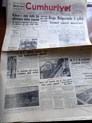 Cumhuriyet Gazetesi - 25 Ocak 1960 - Kıbrıs'a Dair Üçlü Bir Görüşme Yapıldı - 300 Bin Şişe Viski Getirildi -  Haluk Şaman'ın Milletlerarası Basın Enstitüsü (İPİ) ye Cevabı - Doğu Bölgesinde 3 Yıllık Hizmet Süresi Meselesi - Başbakan Adnan Menderes Dün Cumhurbaşkanı Celal Bayar'ı Ziyaret Etti - Muhsin Ertuğrul Amerika'dan Döndü - Milli Türk Talebe Birliği Halktan Yardım İstiyor - Yeşilköy Hava Alanında Yeni Tesisler - Galatasaray Fenerbahçe Yendi Fotoğraf - Adana Canavarı Ramazan Başıbüyük Bu Sabah Ankara'da Odam Ediliyor - Küçük Peyk'in Büyük Gazası Yazan Cemalettin Saraçoğlu Yazı Dizisi - Aşk Eceli Yendi Çeviren Hamdi Varoğlu Yazı Dizisi - Alın Yazısı Yazan Hasan Ali Yücel Köşe Yazısı - Roma Olimpiyatları Röportajı Yapan Arslan Tufan Yazman Yazı Dizisi - Koruyucu Melekler Çizgi Roman - Resimli Roman Bir Çiçekle Yaz Olmaz Yazan Ve Çizen Salih Erimez - Penisilin Devri Sona Mı Eriyor - Kızılyıldız 1 İzmirspor 0  - Federasyon Kupası Kır Koşusu Yapıldı - Derman Ağrı Kesici
