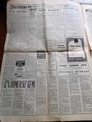 Cumhuriyet Gazetesi - 15 Haziran 1960 - Polis Ve Politika Yazan Nadir Nadi Köşe Yazısı - Milli Birlik Komitesinin Dünkü Tebliği Milli İnkılap Hareketi Hiçbir Şahıs Ve Zümrenin Lehine Yapılmamıştır- Sabıkların Duruşması İstanbulda Yapılacak - Celal Bayar Ve Adnan Menderes'e Gönderilen Eşyalar - Üsküdar Vapuru Faciası İle İlgili Bir İddia -  Ticaret Borsası Hazineye 1 Milyon Hibe Etti - Devlet Ve Hükümet Başkanı Orgeneral Cemal Gürsel  - Umumi Af Çıkarmak İçin Hazırlık Başladı - Demokrat Parti İçin Nasıl Para Toplandı -  Yıldızlar Mahallesinde Komiserdim Beverly Hills Yazan Clinton Anderson Yazı Dizisi - Niçin Atatürk Hasan Ali Yücel Köşe Yazısı - Dümensiz Gemi Yazan Rikkat Köknar Yazı Dizisi - Tito Tarafsız Devletleri Sulhü Kurtarmaya Çağırdı- At Vebası Hastalığı Irak'tan Güney Doğu İllerimize Sirayet Etti - Madagaskar 25 Haziran'da Bağımsızlığa Kavuşacak - Zeka Testlerinin Zararlı Olduğu Anlaşıldı -Başkasının Günahı Çizen Yves Sayol - Yeni Beden Terbiyesi Umum Müdürü Hüsamettin Güreli