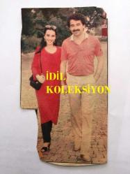 İBRAHİM TATLISES'İN PERİHAN SAVAŞ EVLİLİĞİ ve ÇOCUKLARIYLA İLGİLİ 5 ADET FOTOĞRAF (3 ADET ORİJİNAL, 1 ADET TIPKI BASIM ve 1 ADET DERGİDEN KESİLME) - 5'Lİ SET - İBRAHİM TATLISES, PERİHAN SAVAŞ'TAN OLMA KIZI ZÜBEYDE İÇİN MAHKEMEYE BAŞVURDU, DURUŞMA ANINDAN BİR KARE ve PERİHAN SAVAŞ, KIZINA MAMA YEDİRİRKEN