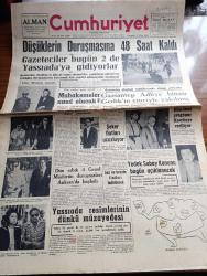 Cumhuriyet Gazetesi - 12 Ekim 1960 - Düşüklerin Duruşmasına 48 Saat Kaldı - Gazeteciler Bugün 2 De Yassıada'ya Gidiyorlar - Gaziantep Adliye Binası Namık Gedik'in Emriyle Yakılmış - Düşüklerin Muhakemeleri Nasıl Olacak - Muammer Çavuşoğlu Ve Samet Ağaoğlu'nun Eşi Dolmabahçe'de Fotoğraf- Yassıada Resimlerinin Dünkü Müzayedesi - Turizm Davası Yazan Ecvet Güresin - Küba'da Asiler Muhakeme Ediliyor - Nasreddin Hoca Operası Bu Yıl Oynayacak - Burhan Felek Köşe Yazısı - Çin Cumhuriyetinin 49. Yıldönümü - Komiki Şehir Naşit Bey Yazan Burhan Arpad Yazı Dizisi  - Boksör Garbis Zaharyan İle Charles Attali'nin Rövanş Maçı Bu Gece Yapılıyor - Dolmabahçe Stadının Işık Tertibatı Bu Yıl Bitecek - Galatasaray İle Karşılamak Üzere Rusya'dan Torpedo Yerine Rostov Gelecekmiş - Dünya Voleybol Şampiyonası - 3. Ordu Grekoromen Şampiyonu Oldu - Boks Federasyonu Başkanı Şefik Tetik Basın Toplantısı Yaptı - İlk Olimpiyatın Filmi - Milli Oyuncu Ayhan Hançer Üzüntülü - Lüks Tuvalet Sabunu