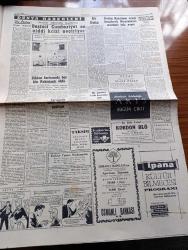 Cumhuriyet - 21 Ekim 1960 - Bir Daha Yazan Nadir Nadi Köşe Yazısı - Dünkü Duruşma Sadece Bir Saat Sürdü Ve Müdafaalar Yapıldı - Köpek Davasında Karar Pazartesiye Kaldı - Köpek Davası'nın Dünkü Duruşmasında Mahkeme Salonunun Umumi Görünüşü Fotoğraf - Yassıada İntibaları Kısa Notlar Yazan Cevat Fehmi Başkut Yazı Dizisi - Büyük Oyunun Son Perdesi Yazan Oğuz Türkkan - Sabah Şarkısı Yazan Taylor Caldwell Yazı Dizisi - Bay Oscar Karikatür - Patti Çizgi Roman - Burhan Felek Köşe Yazısı - Resimli Roman Başkasının Günahı Çizen Yves Sayol - Tiyatro Cephede Piknik Yazan Lütfi Ay - İstanbul Ankara Radyosu Programı - Milli Lig Ankara'da Ve İzmir'de - Fenerbahçe  Ankaragücü Maçı - Galatasaray Altay Maçı - Fenerbahçe Kız Voleybol Takımı Şampiyon Kulüpler Turnuvasında - Silahlı Kuvvetler Boks Şampiyonası - Can Bartu Ve Metin Oktay Aftan İstifade Ediyorlar - Lüks Lamba Fitili - Arı Bisküvileri