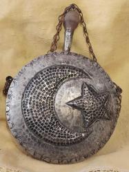 Matara,  Osmanlı Dönemi Hacıların Gelirken Zemzem Getirdikleri Matara.23 x16 cm.