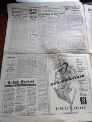 Cumhuriyet Gazetesi - 30 Ekim 1960 - Ankara Üniversitesi Rektörü Suut Kemal Yetkin De İstifa Etti - Yanlış Adım Düzeltilir Yazan Nadir Nadi Köşe Yazısı - Cumhuriyet Bayramı Heyecanla Kutlandı - Milli Birlik Komitesi Üyelerinin Dün Gece Yaptıkları Basın Toplantısı - Vatan Caddesinde Büyük Bir Geçit Resmi Yapıldı - Bebek Davasının Duruşması Yarın Yassıadada Başlıyor - Sabah Şarkısı Yazan Taylor Caldwell Yazı Dizisi - Kuzey Afrika'daki Tehlike Komünizm Değil Cezayir Savaşlarıdır - Başkan Adayı Nixon'a Yumurta Ve Domates Atıldı - Mutlu Akümülatör - Haftanın Şakaları Nikah Çiçeği Yazan Burhan Felek - Profesör Nümbüs'ün Maceraları Çizgi Roman - İstanbul Radyosu Programı - Kıbrıs Türk Kurumları Federasyonu Başkanı Rauf Denktaş İstifa Etti - CENTO Kültür Semineri - Basketbolda Darüşşafaka 56 Modaspor 56 - Beş Klüp Müsabakadan Çekildiler Boks Şampiyonası Yapılmayacak Mı - Galatasaray 3 Karagümrük 0- Yelken Sezonu Dün Kapandı -  Profilo Demir Fabrikası - Fenerbahçe 0 Beykoz 0