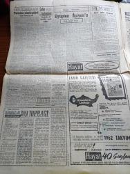 Cumhuriyet Gazetesi - 23 Aralık 1961 - Siyasi Af Dün De Meclisi Karıştırdı - Ankara'da Düşen Uçağın Dün Sabah Çekilen Resmi - İngiliz Uçağının Hatalı Kalkış Neticesi Düştüğü Zannediliyor - İsmet İnönü Dün Osman Bölükbaşı İle Görüştü - Ordu Gemisine Pire'de İhtiyati Haciz Konuldu - 2 Bin Maden İşçisinin İşine Son Veriliyor - İstanbul'un Taşı Toprağı Yazan Orhan Kemal Yazı Dizisi - Eyüp'ten Aşiyan'a Yazan Melih Cevdet Aday Köşe Yazısı -  Cezayir Oran'da Noel Sırasında Suikasti Yapılmayacak - Mukaddes Günah Aşk Ve Macera Romanı Çizen Faruk Geç - Brigitte Bardot Haraç Vermek İstemediği İçin Evinin Kapısından Polis Nöbet Tutuyor - Gece İçin Makyaj - Beşiktaş Altay Maçı - Salahattin Cihanoğlu Dolmabahçe Stadının Işıklandırılması Şubat'ta Bitecektir - Federasyonun Hataları Yazan Abdulkadir Yücelman - Voleybol Maçlarına Bugün De Devam Edilecek - Star Deterjan