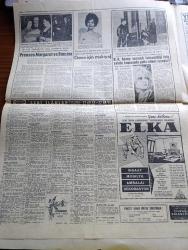 Cumhuriyet Gazetesi - 23 Aralık 1961 - Siyasi Af Dün De Meclisi Karıştırdı - Ankara'da Düşen Uçağın Dün Sabah Çekilen Resmi - İngiliz Uçağının Hatalı Kalkış Neticesi Düştüğü Zannediliyor - İsmet İnönü Dün Osman Bölükbaşı İle Görüştü - Ordu Gemisine Pire'de İhtiyati Haciz Konuldu - 2 Bin Maden İşçisinin İşine Son Veriliyor - İstanbul'un Taşı Toprağı Yazan Orhan Kemal Yazı Dizisi - Eyüp'ten Aşiyan'a Yazan Melih Cevdet Aday Köşe Yazısı -  Cezayir Oran'da Noel Sırasında Suikasti Yapılmayacak - Mukaddes Günah Aşk Ve Macera Romanı Çizen Faruk Geç - Brigitte Bardot Haraç Vermek İstemediği İçin Evinin Kapısından Polis Nöbet Tutuyor - Gece İçin Makyaj - Beşiktaş Altay Maçı - Salahattin Cihanoğlu Dolmabahçe Stadının Işıklandırılması Şubat'ta Bitecektir - Federasyonun Hataları Yazan Abdulkadir Yücelman - Voleybol Maçlarına Bugün De Devam Edilecek - Star Deterjan