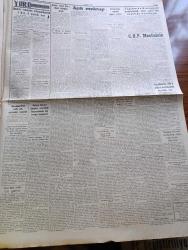 Cumhuriyet Gazetesi - 23 Eylül 1962 - Hastalık Ve Belirtileri Yazan Nadir Nadi Köşe Yazısı - İsmet İnönü CHP Liderliğinden Ve Kabineden İstifaya Dün Davet Edildi - Ferda Güley ve Avni Doğan Fotoğraf - Adalet Partisinin İktidara Gelmesi Planı 1 Günde Suya Düştü - Orta Tedrisatta Sınıf Geçme Usulü Değişiyor - Arjantin'de İç Savaş  Başladı- Tecavüz Olayları İçin İdam Cezası Kabul Edilmezse Kadınlarımız Erkeklere Oy Vermeyecekler - Malul Dul Ve Yetimlere Spor Toto'dan Prim Verilmesi İstendi - Döviz Stokumuz 95 Milyon 900 Bin Dolara Ulaştı - Yer Demir Gök Bakır Yazan Yaşar Kemal Yazı Dizisi - İlhan Selçuk Köşe Yazısı - 27 Mayıs ve Siyasi Rejimimizin Kaderi Yazan Hüseyin Naili Kubalı - Sovyetler Birliği Dışişleri Bakanı Andrei Gromiko Küba İçin Amerika'yı İtham Etti - Liberalizm Mi Sosyalizm Mi Yazan Niyazi Özak - Gecenin Ucundaki Işık Yazan Peride Celal Yazı Dizisi - Hollywood Filmciliği Çöküyor - Elizabeth Taylor Kleopatra Filminde Fotoğraf - Galatasaray Metin Oktay'ın Golüyle Galip