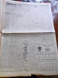 Cumhuriyet Gazetesi - 25 Eylül 1962 - Nasıl Çekilir Yazan Nadir Nadi Köşe Yazısı - Bağımsız Afyon Milletvekili Haluk Nurbaki Dün Mecliste Tahrikçileri Şiddetle İtham Etti - İsmet İnönü 79 Yaşında - Cumhuriyet Halk Partisi Ve Yeni Türkiye Partisi Grupları Kalkınma Planının Korunmasını Kabul Ettiler - Akdeniz Gemisinde Balo Muhteşem Oldu - Adnan Menderes'in Haksız İktisap Davasında Çıkarılan Olaylar Meclise Aksettirildi - Yassıada Mahkumu Üç Emniyet Mensubu Dün Tahliye Edildiler - Yer Demir Gök Bakır Yazan Yaşar Kemal Yazı Dizisi - İlhan Selçuk Köşe Yazısı - Nazenin Sektör Yazan Cemal Hüsnü Taray - 1962 1963 Yunus Nadi Armağanı Makale Yarışması Önce Disiplin Yazan Necla Polat  - Devlet Tiyatrosu 1962 63 Sanat Yılını 30 Eylül Gecesi Açıyor - Kralları Dize Getiren Donanma Yazan Amiral Afif Büyüktuğrul Resimleyen Münif Fehim - Balıkçılık Sinarit Ve Seğirtmeni Yazan Selçuk M. Kaskan - Gecenin Ucundaki Işık Yazan Peride Celal Yazı Dizisi - Galatasaray Yugoslavya'ya Gidiyor