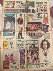 MİLLİYET SPOR GAZETESİ - 16 KASIM 1981-ata kupası Köyiçi yelken yarışları-Galatasaray--Adanaspor-Ajax-erkekler basketbolda ligi-Beşiktaşlı battal-voleybolda Galatasaray eczacıbaşı-Cihat erbil-İsmail erçin-Ata Özbay-Metin yılmaztürk-Bülent Ergun-Metin kınay-Bahattin Ulussan-Garbis parsehyan Yusuf uğurtamer -ikinci Türkiye Ligi grubunda durum-Türkiye voleybol Ligi maçı-Türk ticaret bankası Türkiye bankalararası futbol şampiyonu-büyükler hentbol Ligi maçları-Türkiye gençler Ligi -tankut antikacıoğlu-İhsan Topaloğlu-Fuat Ercan-Beşiktaş-Dünya boks kupası-Türkiye gençler Ligi-cemalettin Şen-İlhan Söyler-Kadir akat-Tongsir-İlker Ateş-Beşiktaş amatör takımı-Fenerbahçe-güreş hakemleri-Brezilyalı yıldız-aydan Siyavuş