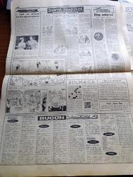 Cumhuriyet Gazetesi - 26 Ocak 1963 - Isı Daha Da Düşecek Fırtına Şiddetini Artıracak - Yeşilköy Ve İznik'e Dün Kurtlar İndi - Yarın Ramazan - Yeni Türkiye Partisi Genel Başkanı Ekrem Alican Sözlerinin Yanlış Anlaşıldığını Ve Koalisyonu Bozmayacaklarını Açıkladı - Memba Suları Karaborsaya İntikal Etti Hamamlar Kapandı - İstanbul Belediye Başkanı Kamuran Görgün Halka Sabır Tavsiye Etti - Ne İstediğini Bilmek Yazan İlhan Selçuk Köşe Yazısı - Yılan Elma Ve Kadın Yazan Perihan Zorlu Yazı Dizisi - Kennedy Türkiye Ve İtalya'ya Polaris Füzeleri Verilmesi İçin Bazı Görüşmeler Yapılıyor Dedi - Kıbrıs'ta EOKA Belediyeler İçin Tebliğ Yayınladı - Başka Türlüsü Sökmez Yazan Melih Cevdet Anday - Bay Oscar Karikatür - Profesör Nimbüs'ün Maceraları Çizgi Roman - Muş'ta İrticai Beyannameler Dağıtan 8 Kişi Dün Yakalandı - Futbol Sahalarının Korunması İçin Tek Usul Hasır Sermek - Doğu Almanya Voleybol Takımı Gelemeyeceğini Dün Bildirdi - Boca Juniors Takımı Buenos Aires Gazeteciler Cemiyetine 1 Milyon