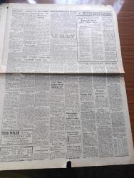 Yeni Sabah Gazetesi - 1 Şubat 1960 - Cezayirde Kan Dökülmeye Başladı - Oran Bölgesinde Milliyetçilerle Ordu Birlikleri Arasında Vuku Bulan İlk Çarpışmada 13 kişi Öldü 34 Yaralı Var - Otomobilinden Çıkarken Saldırıya Uğrayan Safa Kılıçlıoğlu Saldıranların Resmini Savcılığa Veriyor - İsmet İnönü ile Kasım Gülek Konya'ya Gidiyor - Bir İdareci Hakem Baha Kırçılı Dün Sahada Dövdü - Bir Genç Polisin Gözü Önünde Karısını Öldürüp İntihar Etti - Sabah Penceresinden Bazı Kitaplar Yazan Siyavuşgil - Saltanat Rüzgarları Yazan Sevda Sezer Yazı Dizisi - Judd Saxon Çizen Ken Bald - Hasbi Tembeller Çizen Mort Walker - Cafer İletişim Hürmüz Çizen Altan Erbulak - Hayk Mammer Çizen Oğuz Aral - Kızılyıldız Bugün İstanbul'a Geliyor - Fenerbahçe'nin Rakibini 3 2 Yendiği Maçın Sonunda Bir Feriköy İdarecisi Hakemi Sahada Dövdü Fotoğraflar - Hakem İdareci İle Barıştı - Galatasaray - İstanbulspor Kasımpaşa'yı Rahat Mağlup Etti