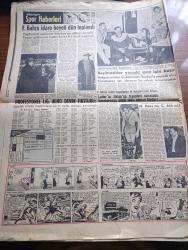 Hürriyet Gazetesi - 6 Ocak 1956 - Türkiye'nin En Şahane Düğünü Dün Divan Otelinde Yapıldı Fotoğraf - Vehbi Koç'un Kızı Semahat İle Koç Müessesesinin Umum Müdür Muavini Nusret Arsel Evlendi - Başvekil Adnan Menderes Yurtta İktisadi Sıkıntı Yoktur Dedi - Hürriyet Partisi Mebusları Mıntıkalarına Gitmek Üzere İstanbul'da Toplandı - Vali Fahrettin Kerim Gökay Dün Beyoğlu'nda Fiyat Kontrolleri Yaptılar - Ölen Migros Müdürü Stepan Maurer'in Kalbi 650 Grammış - Gelin Semahat Koç'un Elbisesi Ve Mücevherleri Birer Şaheserdi - Yeni Alman Ordusu Ve Sosyalistler - Dedektif Nik'in Maceraları Çizgi Roman - Monako Prensi Grace Kelly İle Nişanlandı - 6 7 Eylül Hadiselerinde Zarar Görenlere Yapılacak Yardım - Yaşar Doğu Vitamin Hapları İle Adamakıllı Kuvvetlendi - Merih Muamması 1956 da Çözülecek Mi - Kalbimin Kadınları Yazan Cronin Yazı Dizisi - Beşiktaş Takımının Kampında Fotoğraf - Fenerbahçe İdare Heyeti Toplandı - Lefter Küçükandonyadis'in İtalya'ya Transferi - Fatoş Çizgi Roman -