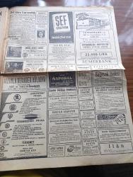 Hürriyet Gazetesi - 1 Mart 1956 - Bütçeyi Kabul Eden Meclis Tatile Girdi - 487 Mebustan 67 si Aleyhte Rey Verdi 1 i Müstenkif Kaldı - Pahalılıktan Müşteriler Azalınca Tenzilatlı Satışlar Ortaya Çıktı - Kadın Şarlo - Grace Kelly Ve Rita Gam Fotoğraf - Devlet Vekili Emin Kalafat'ın Açıklaması - Örfi İdare İstanbul'da 6 Haziran 1956 Tarihine Kadar Uzatıldı - Bir Genç Kız İhtirası Roman Pearl S. Buck Yazı Dizisi - Dedektif Nik'in Maceraları Çizgi Roman - Dünya Gazeteleri Ne Diyorlar - Eisenhower Başkanlık Adayı - Balık Fiyatını Balık Kurumu Yükseltiyor - Aşktan Kaçılmaz Aşk Ve Macera Romanı Çizen Faruk Geç - Napoli Bombası Sophia Loren Ve Dedikodulu Aşkları Yazan Bebek Tiergen Yazı Dizisi - Tarihin En Büyük Vurgunu 10 Milyon Nasıl Çalındı Yazan Joseph F. Dinneen Yazı Dizisi - Fenerbahçe Önümüzdeki İki Hafta İzmir'de İki Karşılaşma Yapacak - Türkler Albay Puşkaş'ı Türbesi Nefer Haline Soktu - Ordu Takımımız Almanya'da - Fatoş Çizgi Roman - Güngörmüşler Çizgi Roman - Gökler Hakimi Gordon