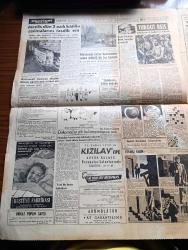 Hürriyet Gazetesi - 21 Ocak 1958 - 250 Bin Ton Buğday 60 Bin Ton Pamuk Yağı İthal Edilecek - Şemi Ergin'in İstifasının Akisleri - Demokrat Parti'lilerin Şükran Yemeğinde Başvekil Adnan Menderes Konuşma Yaptı - Fatin Rüştü Zorlu Kıbrıs İçin Üni Plan Hazırlandığına İnanmıyor - Aslan Payını Alan Vilayet Eskişehir - Pekin'den Mektup Aşk Ve Macera Romanı Çizen Pearl S. Buck Yazı Dizisi - Dedektif Nik'in Maceraları Çizgi Roman - Brigitte Bardot Anlatıyor Hayatım ve Aşklarım Yazan Brigitte Bardot Yazı Dizisi - Üçüncü Dünya Harbi Nasıl Başlayıp Nasıl Bitecek Yazan Edwin E. Dwinger Yazı Dizisi - Özlediğim Aşk Ve Macera Romanı Yazan Bedia Altınay Yazı Dizisi - Turgut Reis Yazan Feridun Fazıl Tülbentçi Yazı Dizisi - Esrarlı Kadın Aşk Ve Macera Romanı Çizen Faruk Geç - Petrol Hattı İçin Türkiye İran Anlaşmazlığı - Kopenhag Takımı İkinci Profesyonel Lig Muhtelif için İle Bugün Karşılaşıyor - Basketbolda Haftanın En Mühim Maçı Fenerbahçe Modaspor İle Yapacak - İstanbul'da İnşa Edilecek 100.000 Stad
