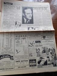 Hürriyet Gazetesi - 26 Aralık 1959 - Piyasada Eksikliği Çekilen Ev Eşyaları İthal Edilecek - Atıf Topaloğlu Dün CHP'den İstifa Etti - Avrupa Pazarı Mevzuunda Çeşitli Görüş Ve Temenniler - Kimse Mecmuası Aleyhine 2 Yeni Tahkikat Açıldı - Brigitte Bardot Yeni Bir Şeki Verecek - Beni Bırakma Aşk Romanı Yazan Harold Robbins Yazı Dizisi - Trafik Kontrolü Sabaha Kaşar Devam Edecek - Dedektif Nik'in Maceraları Çizgi Roman - Turkuaz Gazinosu Programı - İstanbul'da Bugün Sinema Tiyatro Programı - Dünyanın En Kudretli İstihbarat Servislerini İdare Eden Adam Allen Dulles - Sinema Karaborsacılarının 3 Aylık Karı 630 Bin Lira - Yolumuz Ayrılıyor Aşk Ve Macera Romanı Çizen Faruk Geç - Dosyamdaki Hollywood Yazan Jerry Giesler Yazı Dizisi - Yılların Ardından Yazan Muazzez Tahsin Berkand Yazı Dizisi - Belinda Lee İle Philippo Kesiminin Gürültülü Aşk Macerası Sona Erdi - Fenerbahçe Bugün  Saat 18.10 da Yurda Dönüyor - Namağlup Beşiktaş Bugün Gençlerbirliği İle Oynuyor - Fatoş Çizgi Roman - Güngörmüşler