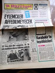 Hürriyet Gazetesi - 25 Ocak 1974 - Bülent Ecevit Ve Necmettin Erbakan Koalisyon Protokolünü Bugün İmzalıyor - Protokolde Neler Var - Eylemciler Affedilmeyecek - MİT Ve Kültür Müsteşarlığı Basbkaana Bağlı Olarak Göreve Devam Edecek - İsmet İnönü'nün Hatıra Defterinden Sayfalar - Kazım Karabekir'in Teşebbüsleri - 50 Cumhuriyet Yılını Mevhibe İnönü Anlatıyor Yazan Özden Ve Gülsüm Toker Yazı Dizisi - Kadın Ve Ev Yayın Saati Yönünden En Şanssız Program - Tarkan Yazan Ve Çizen Sezgin Burak - Dedektif Nik'in Maceraları Çizgi Roman - Acı Tütün Yazan Necati Cumalı Yazı Dizisi - Floris Yazan Jacgueline Monsigny - Aytaç Arman Gözünü Ödüllere Dikti - Nevin Pere Club Reşat'ta - Zeki Müren Hasret Konserleri Fotoğraf - Galatasaraylı Metin Kurt'un Gizli Dosyası - Fenerbahçe Antrenörü Didi Metin Kurt'a Yazık Oldu Dedi İstemiyorlarsa Bize Versinler - Fenerbahçe Kulübü Başkanlığına Adaylığını Koyması İstenen Kadir Has Faruk Ilgaz'ın Arkasından Başkanlığı Oynamam - Muhammed Ali Clay - Muharrem Atik