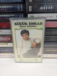 Küçük Emrah - Boynu Bükükler - Kaset -Kırmızı Bandrollü -