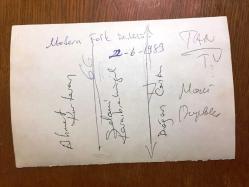 MODERN FOLK ÜÇLÜSÜ'NÜN ORİJİNAL FOTOĞRAFI - 18 x 12 cm EBADINDA - AHMET KURTARAN, DOĞAN CANKU, SELAMİ KARAİBRAHİMGİL KOL KOLA GİRİP POZ VERİRLERKEN ÇEKİLMİŞ ÇOK GÜZEL BİR KARE, 22 HAZİRAN 1983