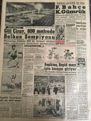 YENİ SABAH GAZETESİ 24 EYLÜL 1960 YIL :23 SAYI :7736---M.Birlik Komitesi üyeleri ek vazifeleri bırakacak ---Alb.Türkeş Müsteşarlığı İncesulu ya Devretti --Krutçef Harp Olmayacak Dedi ---Yeni Kira Kanunu Tasarısı --Menderes in eşi dün ifade verdi ---Cihat İren hakkında dava açıldı --G.Kore bir polis idama mahkum ---Rektör Onar izahat verdi ---Yunan Hükümetiyle azınlıklar mevzuu müzakere ediliyor ---İstanbul Rehberi ---İşçi sendikaları parti tesirinden uzak kalacak --Otomobille adam kaçıran 2 kardeş yakayı ele verdi --Bir kız kurtarmak istediği arkadaşıyla beraber boğuldu ---Powers in uçağı nasıl düşürüldü --Sinema :Hollywood bir rol için Habeş kralına teklif yaptı  --Fenerbahçe K.Gümrük --Gül Çiray ,800 metrede Balkan Şampiyonu ---Beşiktaş ,Rapid maçı için kampa giriyor ---Yunanlılar Basketbol da milli maç teklifi bekliyor --Emniyetin fotoğrafçısı tevkif edildi --İnönü bugün 77 yaşında --Bazı partiler üye kaydetmiş --S.Çotur DDY Genel Müdürü --Bursa nın bir köyünde iki fabrika yandı --