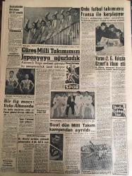 YENİ SABAH GAZETESİ 25 MAYIS1961 YIL :24 SAYI :7974---Gürsel ,Amerikalı yazarlara Adalet Divanı Hürdür Dedi --Tevfik İleri CHP nin iktidara gelmesini temenni ederim dedi --Bölükbaşı İktidar Sırası Bizde Dedi --İmralı da çekilen telsiz telaş yarattı --Bir öğrenci ,bir mühendisi 7 kurşunla vurup öldürdü --Sigara fiyatları indirilmeyecek --Kral Hüseyin Nikahlanıyor ---Devlet ve otomobil :Siyavuşgil ---Radyo Programları ---Basketbol da Belçika yı 80-57 yendik --Ordu futbol takımımız Fransa ile karşılaşıyor---Güreş Milli Takımımızı Japonya ya Uğurladık --Bir lig maçı :Vefa -Altınordu ---Varan :2 G.Kılıç da Özyurt u itham etti --Suat dün Milli Takım kampından ayrıldı --Bulgarlar Güreşçimizi serbest bıraktı --750.000 kişi Arafat çıkacak ---Basın -İlan Yönetmeliği Yayınladı ---Büyük Bayram --508 Fetih yıldönümü programı hazırlandı --Sinemalar :Atlas :Aramızda Bir Casus ,Emek :Uçan Cambazlar ,Konak :Dünyanın en güzel kadını ,--