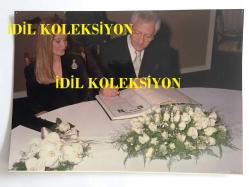 FİLİZ AKIN'IN ORİJİNAL 2'Lİ FOTOĞRAF SETİ - 18 x 12 cm EBADINDA - FİLİZ AKIN'IN SÖNMEZ KÖKSAL İLE NİKAHLARI KIYILIRKEN ÇEKİLMİŞ 2 FARKLI KARE, NİKAH ŞAHİTLERİ SÜLEYMAN DEMİREL ve HÜSAMETTİN CİNDORUK, 14 MAYIS 1994