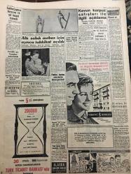 YENİ SABAH GAZETESİ 12 AĞUSTOS 1960 YIL :23 SAYI :7693---Gürsel ,Eskişehirlilere birbirinize sarılın dedi --İlmi heyet Orman Bakanlığı kurulması teklifini dün kabul etti --Bir Milli Planlama Dairesi Kurulacak --Zirai Gelir Vergisi tasarısı tetkik ediliyor ---15 Kız talebe sual çalmaktan suçlu --Talebe polislerin fakülte ile alakalı kalmayacak ---Sakıt iktidardan para alan bazı gazeteciler ---Olaylar ve yankıları :Siyavuşgil ---Kültür hayatımızın merkezi :Üniversitelerimiz --İstanbul Rehberi ---Sahte Çapkın Hırsızın 15 Yıl Hapsi İstendi --Altı sabık mebus için ayrıca tahkikat açıldı --Kavun karpuz satışları ile ilgili açıklama ---Brezilya da trafik polisine ihtiyaç yok ---Amatör Milli Takı dün Fenerbahçe ye 3-1 yenildi --300 Kişilik Rus Kafilesi---Necmi nin Ankara da oynaması şüpheli --Takım kaptanları da valiye başvuracaklar ---