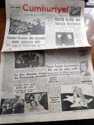 Cumhuriyet Gazetesi - 11 Ocak 1951 - Acı Realite Yazan Nadir Nadi Köşe Yazısı - Cumhurbaşkanı Celal Bayar Dün Akşamki Trenle Ankara'ya Gitti - Kore'de Kızıllar Yeni Taarruza Hazırlanıyor - Ömer İnönü Davasında Yeni Bir Safha Açıldı - Norra Müteahhite Stalin'e Casusluk Ettim - Kore'den İkinci Yaralı Kafilesi Dün Geldi -  Eski Vali Ve Belediye Reisi Lütfi Kırdar İle Bir Mülakat - Artist Gene Tierney Gözlerini Köşelere Bağışladı - Bahar Yazdan Sonra Geldi Nakleden Vahdet Gültekin - Dünya Petrol Kaynakları Ve Sovyet Rusya - İstanbul Elektrik Tramvay İdaresi Yazanlar Burhan Felek - 1950 Dünya Yüzme Rekorları - Sarajevo Üniversite Karmasını 4 2 Yendi - Aşk Ve Dehşet Yazan Julien Green Yazı Dizisi - Kore'den Türkiye'dekilere Mektuplar - Türkiye'den Koredekilere Mektuplar - Hamiyet Yüceses Beni Alman Siemens Radyoları İle Dinleyin Dedi - Çapamarka - Puro Tuvalet Sabunu - Allcock's Yakısı