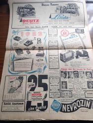 Cumhuriyet Gazetesi - 6 Ocak 1952 - Gene Mi Koptu Yazan Nadir Nadi Köşe Yazısı - Mersin'in Kurtuluş Bayramı Ve Bir Hadise - Erzurum'da Zelzele Kurbanlarının Sayısı Gittikçe Artıyor - Vefa Stadında Hakem Sulhi Garan Seyirciler Tarafından Tecavüzü Uğradı - 700,000 Lirayı Aşan Yolsuzluk - Hür Milletler Fikir İşçileri Konferansı - Başbakan Adnan Menderes'in Dünkü Ziyaretleri - Yeni Pullar - Amerika'da Mektupları Yazan Haluk Durukal - Hindile Yazan Falih Rıfkı Atay - 2000 Yılın Sevgilisi Yazan Refik Halid Karay Yazı Dizisi - Hava Kurumunun Motor Ve Uçak Fabrikaları - Libyayı 9 Devlet Resmen Tanıdı - Aydın'da Yakalanan Ticaniler - Galatasaray Kasımpaşa'yı 2 0  Yendi - Fenerbahçe Beşiktaş Ve Fenerbahçe'nin Teessür Uyandıran Kararları - Ummanlarda Tek Başına Yazan Fred Rebell Yazı Dizisi - Deutz Dizel Motorları - Sabite Tur - Hoover çamaşır makinesi - Nacar saat