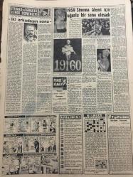 YENİ SABAH GAZETESİ 15 OCAK 1960 YIL :22 SAYI :7497--Gümrük mevzuatımız da büyük değişiklik yapılıyor ---Veliler kaldırımda basın toplantısı yaptı --Diyarbakır da dokuz Nurcu Adalete verildi --CHP bugün basın için af teklifini meclise veriliyor -İstanbul Hastanesi yarın törenle açılıyor --Bir kaymakam Bölükbaşı için halka kurban kestirmedi --Uman Şilepi sulara gömüldü --Obur Gelişte :Siyavuşgil --Karısını öldüren kemani kaatil müşahedeye alındı --Radyo Programları ---Eisenhower ,Amerikan Yahudi Kongresine bir mesaj yolladı --1940 da Troçki yi öldüren Jacgues Mornard ın hakiki hüviyeti 1960 da açıklandı --1959 Sinema alemi için uğurlu bir sene olmadı ---Fazıl Küçük Belediyeler İhtilafı Halledildi Dedi ---Osman Kavrakoğlu ,Fenerbahçeli taraftarlara itidal tavsiye etti ---Molnar idarecileri bilgisizlikle itham etti ---Coşkun Galatasaray a ilk antrenman yaptırdı --Beşiktaş bugün İzmir e gidiyor --Milli lig ikinci devre fikstürü tadil edildi --B.Arap Cumhuriyeti Futbolcuları Çalıştı ---