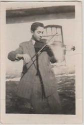 Efemera - MÜZİK TARİHİ - 1940 LI YILLAR KEMAN ÇALAN ERKEK ÖĞRENCİ  GÖRSELLİ SİYAH BEYAZ FOTOĞRAF - kitantik - kitaLog