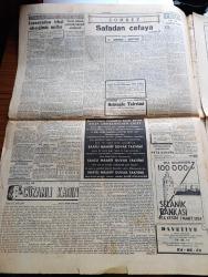 Cumhuriyet Gazetesi - 26 Aralık 1953 - Memurları Fazla Maaş Kanunu Meclisten Çıktı - Celal Bayar'ın Pakistan Ziyareti - Memur İkramiye Tutarları - Sovyet Barış Taarruzu Devam Ettiriliyor - Samsun Limanının Temel Atma Törenine Geri Kaldı - Cumhuriyet Halk Partisinin İstanbul'daki Malları - Cüzamlı Kadın Yazan Guy Des Cars Yazı Dizisi - Radyo Tamir Eden Robot - Şöhret Fabrikatörü Guido Orlando Yazı Dizisi - Profesör Nimbüs'ün Maceraları Çizgi Roman - Şehir Tiyatrosunda Yeni Piyesler - Resimli Romanımız Sahte Baron Çeviren Mazhar Kunt - Öğretmen Ve Öğrenci Köşesi -  Arkeoloji Müzeleri Müdürü Aziz Ogan'ın Şerefine Ayrılış Çayı - Rusya Beria Öldü Diye Bayram Yapıyor - Kızılay'ın Muhtaç Halka Yardımları - Hindiçinide Kızılların Kış Taarruzu - İzmir Sanayi Odası Üç Yaşında - Macar Futbolcuları Amatör Sayılabilir Mi - Bugün Yapılacak Lig Maçları - Cruzeiro Pazar Günü Fenerbahçe İle Karşılaşacak - Son Kahkaha Yazan Edison Marshall Yazı Dizisi - 1953 1954 Yunus Nadi Mükafatı En Güzel Hikaye