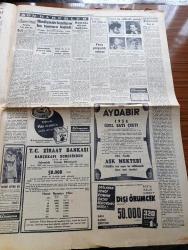 Cumhuriyet Gazetesi - 26 Aralık 1953 - Memurları Fazla Maaş Kanunu Meclisten Çıktı - Celal Bayar'ın Pakistan Ziyareti - Memur İkramiye Tutarları - Sovyet Barış Taarruzu Devam Ettiriliyor - Samsun Limanının Temel Atma Törenine Geri Kaldı - Cumhuriyet Halk Partisinin İstanbul'daki Malları - Cüzamlı Kadın Yazan Guy Des Cars Yazı Dizisi - Radyo Tamir Eden Robot - Şöhret Fabrikatörü Guido Orlando Yazı Dizisi - Profesör Nimbüs'ün Maceraları Çizgi Roman - Şehir Tiyatrosunda Yeni Piyesler - Resimli Romanımız Sahte Baron Çeviren Mazhar Kunt - Öğretmen Ve Öğrenci Köşesi -  Arkeoloji Müzeleri Müdürü Aziz Ogan'ın Şerefine Ayrılış Çayı - Rusya Beria Öldü Diye Bayram Yapıyor - Kızılay'ın Muhtaç Halka Yardımları - Hindiçinide Kızılların Kış Taarruzu - İzmir Sanayi Odası Üç Yaşında - Macar Futbolcuları Amatör Sayılabilir Mi - Bugün Yapılacak Lig Maçları - Cruzeiro Pazar Günü Fenerbahçe İle Karşılaşacak - Son Kahkaha Yazan Edison Marshall Yazı Dizisi - 1953 1954 Yunus Nadi Mükafatı En Güzel Hikaye