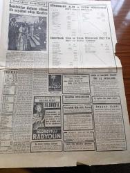 Cumhuriyet Gazetesi - 23 Şubat 1954 - Ölçü Hasreti Yazan Nadir Nadi Köşe Yazısı - Bütçenin Tümü Üzerindeki Müzakereler Sona Erdi - Türk Pakistan Paktı Ve Mısırlı Tahrikleri - Maliye Bakanı Hasan Polatkan Dün Bütçeyi Müdafaa Etti - Galatasaray Öğretmenleri  Beraat Ettiler - Rahmetli Abidin Daver'e Ordunun Şükran Duygusu - Günde 20.000 Ton Kömür Çıkaracağız - Hilton Oteli'nden Konacak Tablolar Meselesi Oldu - İnce Memed Yazan Yaşar Kemal Yazı Dizisi - Üniversiteliler Kıbrıs'a Bağlılık Gösterisi Tertip Ettiler - Yabancı Sermaye Kanunu Yazan Burhan Felek Köşe Yazısı - Pakistan'da Şükran Günü İlan Edildi - Türkiye Eskrim Birincilikleri - Karayağız Tercüme Eden B.F. Yazı Dizisi - İngiltere'de Yeni Biri Dans Fotoğrafları - Aşk Herşeyin Üstünde Yazan Sermed Sami Uysal Yazı Dizisi - Büyük Adli Hatalar Esrarlı Bir Oyuncunun Çeviren Mazhar Kunt - Resimli Roman Liman Cinayeti Yazan Georges Simenon - Sandıklar Dolusu Elbise İle Seyahat Eden Kraliçe Elizabeth