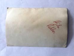 AJDA PEKKAN'IN ORİJİNAL FOTOĞRAFI - 18 x 12 cm EBADINDA - AJDA PEKKAN BİR RESTORANDA DİĞER KONUKLARLA BİRLİKTE YEMEK MASASINDA SİGARA İÇERKEN ÇEKİLMİŞ BİR KARE