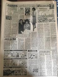 YENİ SABAH GAZETESİ 30 ARALIK 1961 YIL :24 SAYI :8190---Aybar Kurucu Meclisin Kararlarını Tanımıyor ---50 Fırına dün baskını yapıldı --Bir genç kendinden 10 büyük karısını öldürdü --Amerika bir eliyle verdiğini öteki eliyle geri almaktadır ---Miting için Galata Köprüsü ve Taksim den geçmek yasak --58 Dosya da haksız iktisap bulunamadı ---İthalatta yeniden kolaylık sağlandı ---Mümtaz Tarhan AP İstanbul İl Başkanı Oldu ---Sosyal Cumhuriyet ! :Siyavuşgil ---Belediye Yılbaşı için hazırlığını bitirdi --Radyo Programı ---Tatvan a musallat olan kısa boylu haydutlar ---Tshombenin muavini yeni bir hükümet darbesi hazırlıyor --Bir ama 9 yıla mahkum oldu --Sinema :Gıgı ,--M.Brando mahkemede karısından dayak yedi --İthalatta yeniden kolaylık sağlandı --Bugün Beşiktaş ,K.Paşa ile oynuyor ---Lefter bu hafta hayatımın maçını oynayacağım diyor --Metin dünkü antrenmanda üç gol attı --Özerengin :Kritik maçlara ecnebi hakem getirteceğiz --Voleybolda Galatasaray D.Şafaka oynuyor ---
